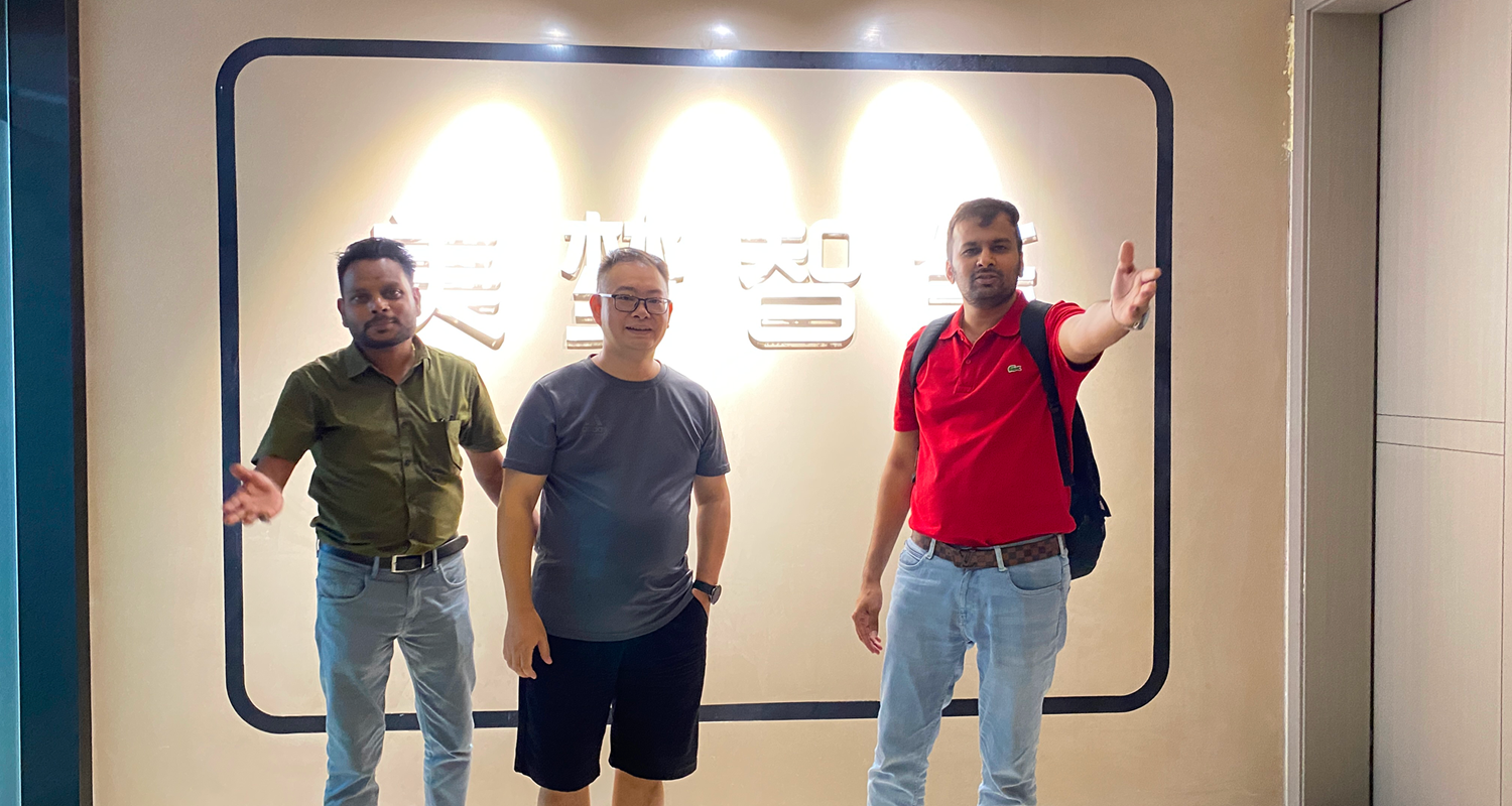 India clients visited the Shenzhen R&D center of Dream Smart Mattress for an in-depth experience.